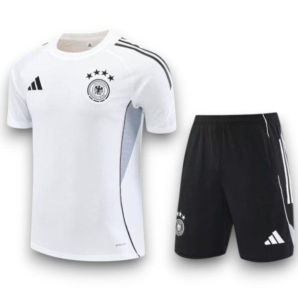 Conjunto Alemania 2025-2026 Local – Entrenamiento